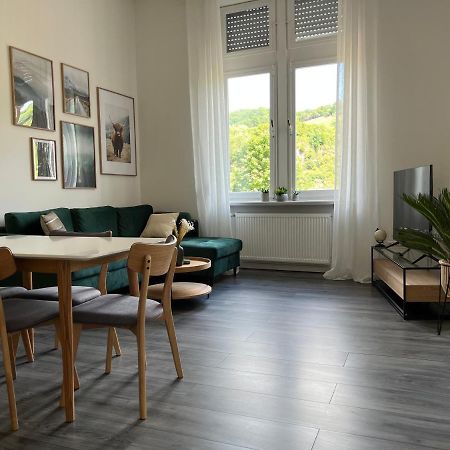 Direkter Moselblick I Altbau I 4 Personen I Terrasse Apartment Sankt Aldegund Luaran gambar