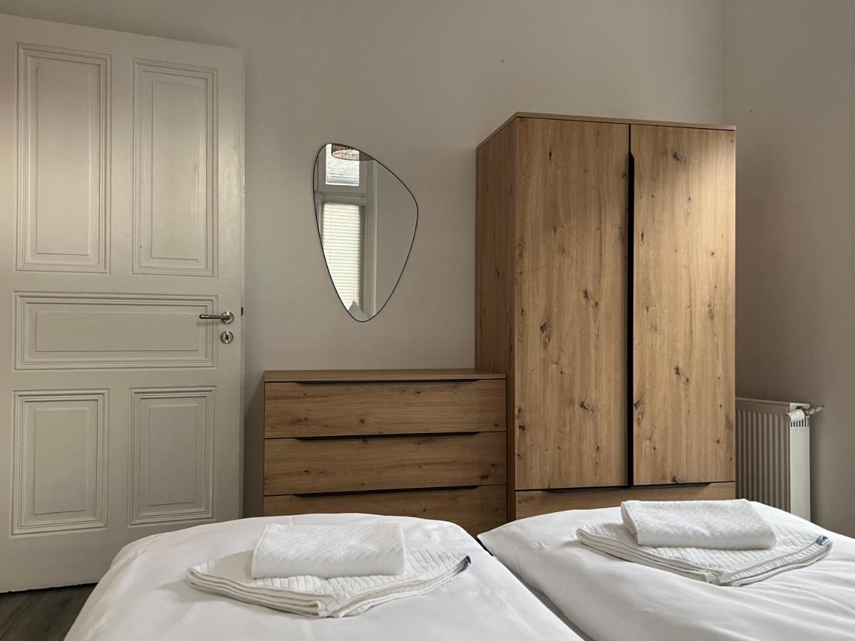 Direkter Moselblick I Altbau I 4 Personen I Terrasse Apartment Sankt Aldegund Luaran gambar