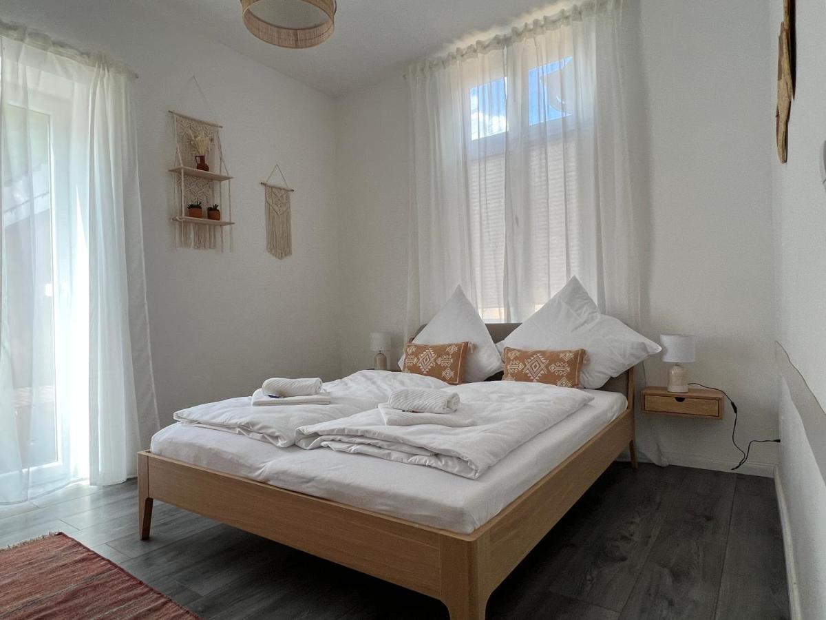 Direkter Moselblick I Altbau I 4 Personen I Terrasse Apartment Sankt Aldegund Luaran gambar